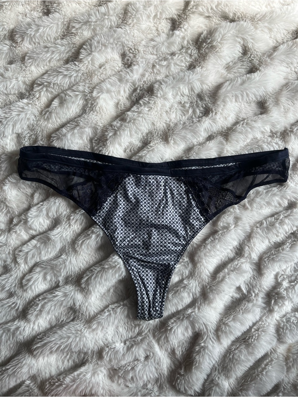 NWT Victoria’s Secret lace thong